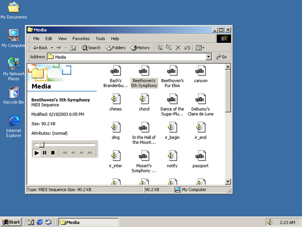 Windows 2000 (2000) : Windows 2000 a été conçu pour les ordinateurs clients et serveurs au sein des entreprises. Basé sur Windows NT, il a été conçu pour être sécurisé avec une protection nouveau fichier, un cache de DLL, et la prise de matériel et de jeu.